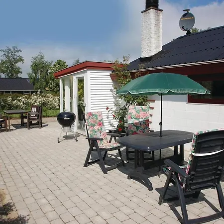 Three-bedroom With A Fireplace 03 度假居